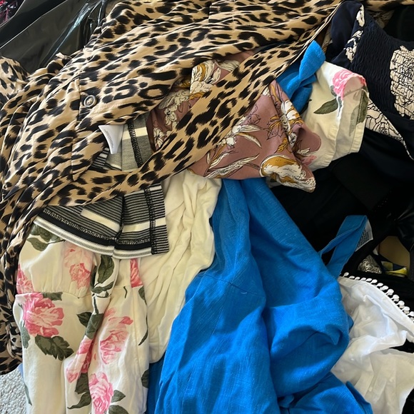 Size 4 dress lot - Picture 1 of 1